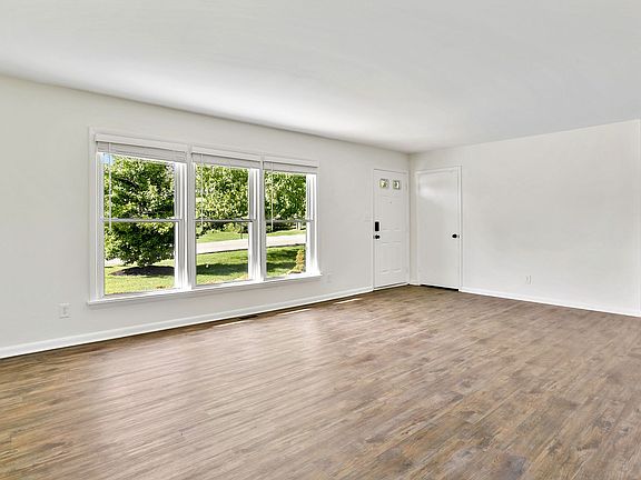 4th image of 1245 Mary Ross Ave