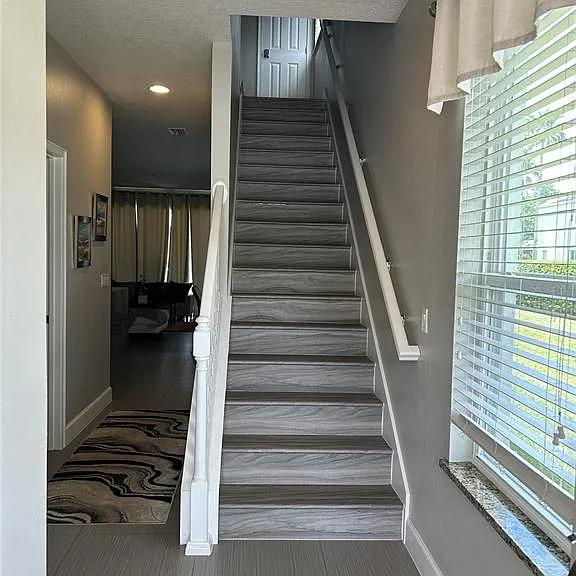 1421 Retreat Cir — Photo 2