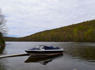 1 Oakdale Rd, Putnam Valley, NY 10579