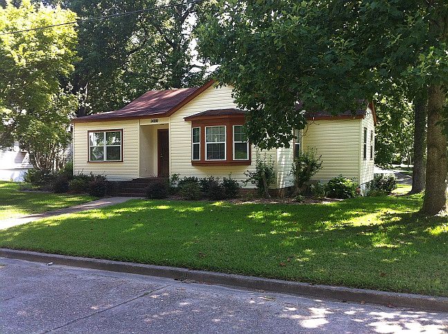 1st image of 1400 Wisteria Dr