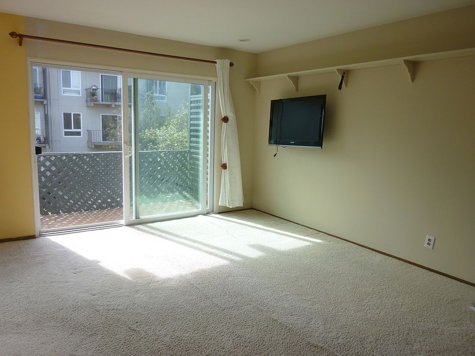 1st image of 928 Peninsula Ave APT 302