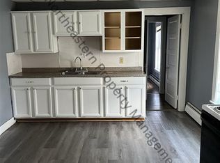 323 Cumberland St #2R, Rumford, ME 04276