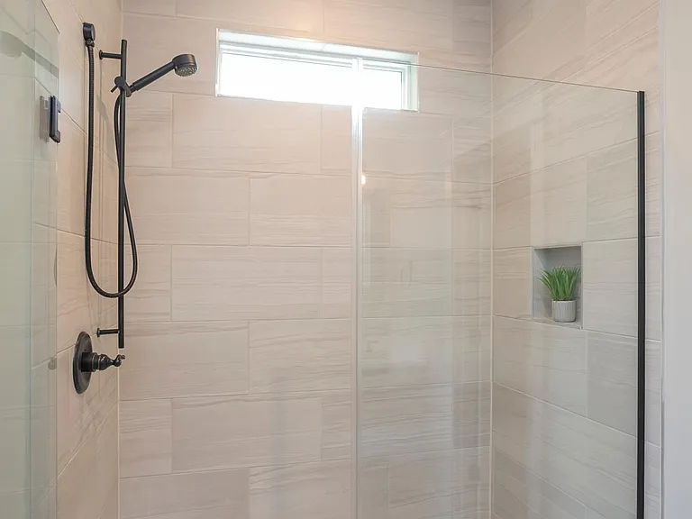 647 James Ave #A — Photo 26
