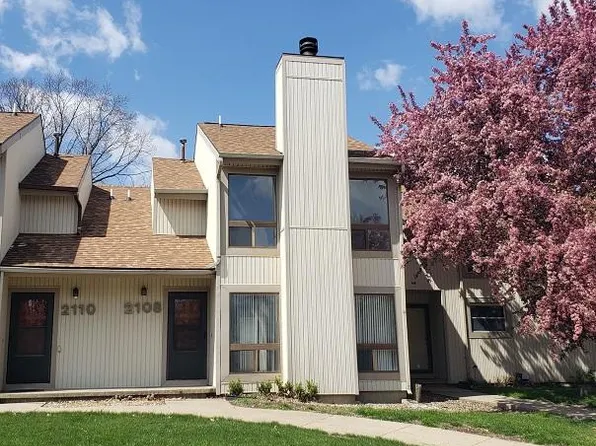 2108 Melrose Dr, Champaign, IL 61820