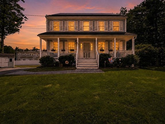2nd image of 305 Mount Vernon St