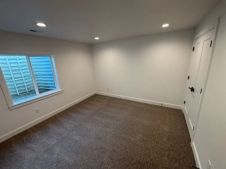 1063 W Chokecherry St — Photo 11