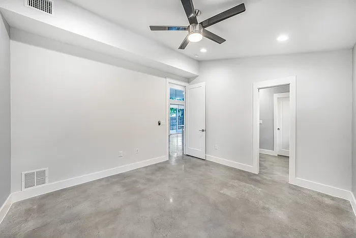 505 W Odell St — Photo 10