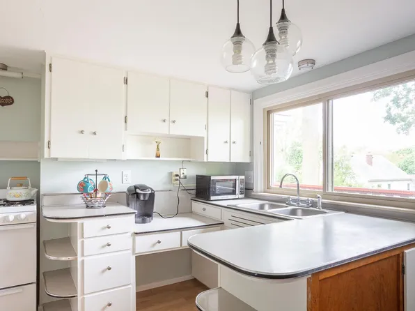 945 College Ave NE #2, Grand Rapids, MI 49503