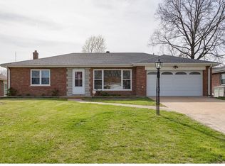 9755 Grantview Dr, Saint Louis, MO 63123