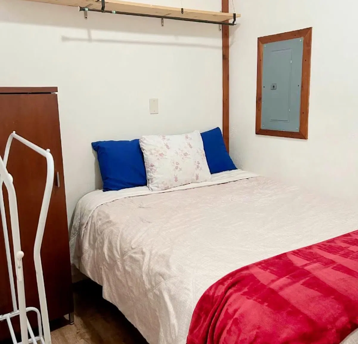 2 bed, 420 sqft, $2,550 — Photo 4