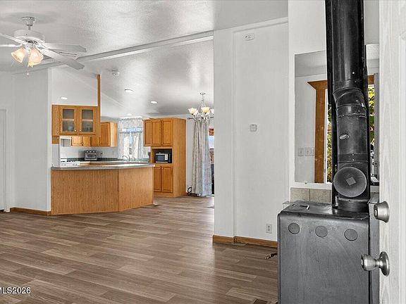 5th image of 1475 Banner Ave