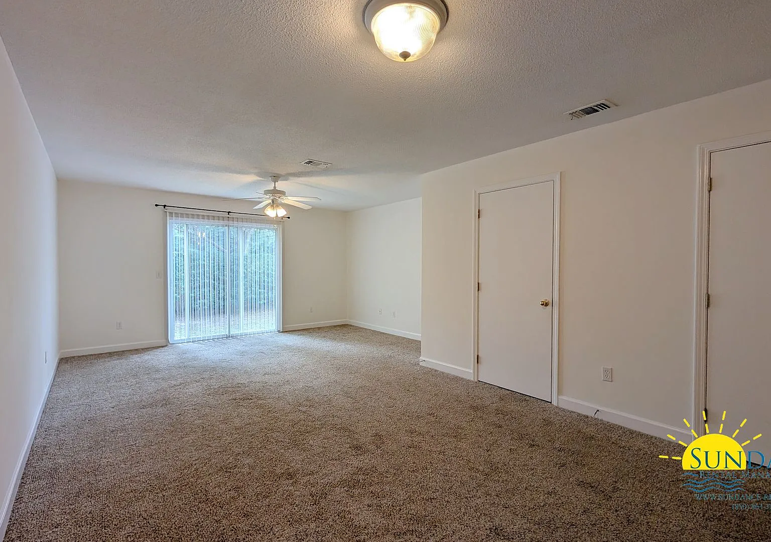 2 Bedroom 2.5 Bath Townhome Centrally Located in Fort Walton Beach! — Photo 4