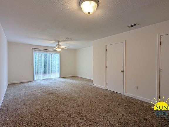 4th image of 102 Duloft St
