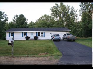 819 Rolling Meadows Dr, Quincy, MI 49082