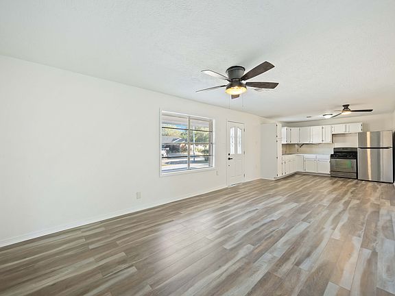 5th image of 3304 Bluefield Dr