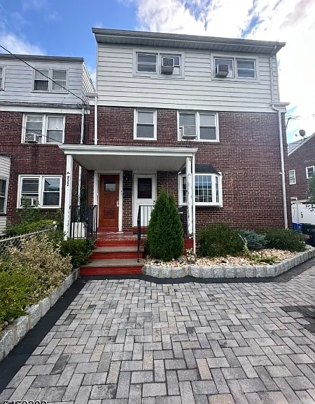 722 Audrey Dr — Photo 3