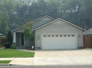178 Glenwood Dr, Eagle Pt, OR 97524