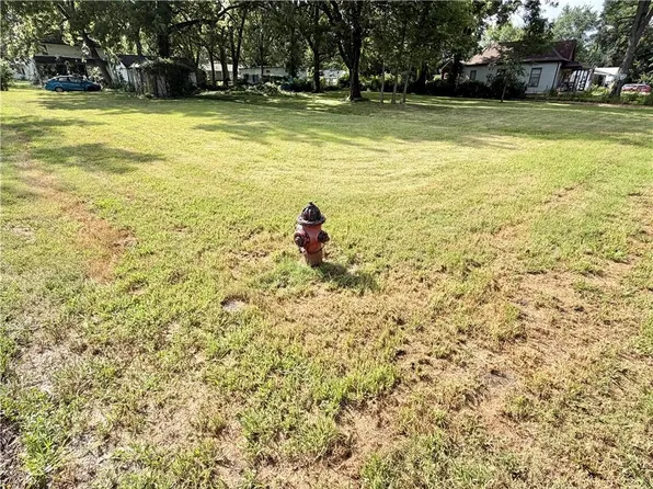 114 S Broadway St, Butler, MO 64730
