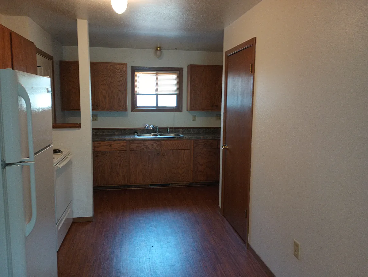 Kitchen - 516 S Center St