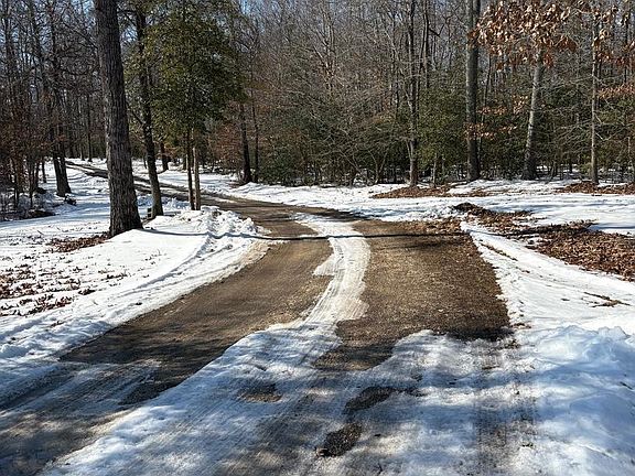 3rd image of 15324 Brandywine Rd