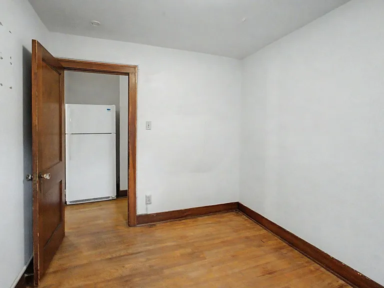 407 W Green St #2 — Photo 15