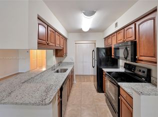 9833 Westview Dr APT 829, Pompano Beach, FL 33076