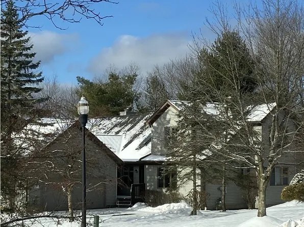 621 Blue Spruce Trl, Chagrin Falls, OH 44023