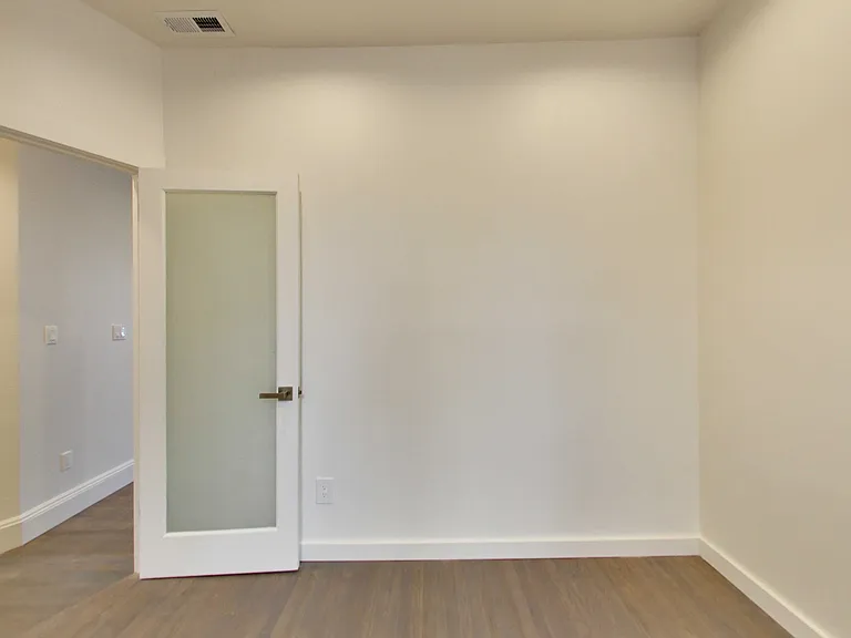 1050 Pine St #4 — Photo 21