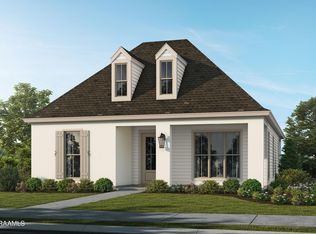 101 Shadow Bend Dr, Broussard, LA 70518