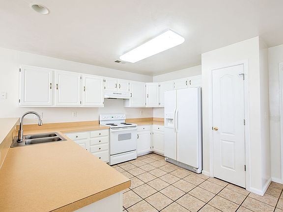 3rd image of 1560 Wynd Crest Way