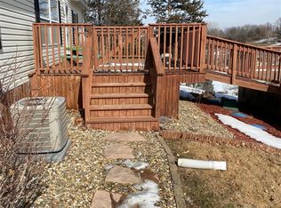 2171 S Lakeshore Dr, Brooklyn, IA 52211