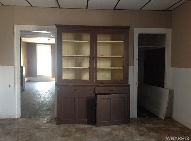 2nd image of 31 Myers St
