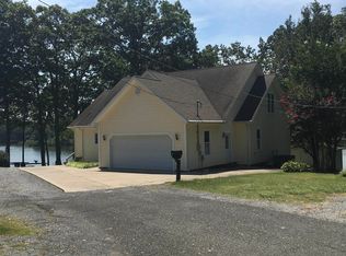140 Shore Ln, Benton, KY 42025