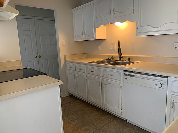 5th image of 8065 Sundown Ln