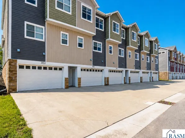 3049 Bluestem Trl, Mankato, MN 56001
