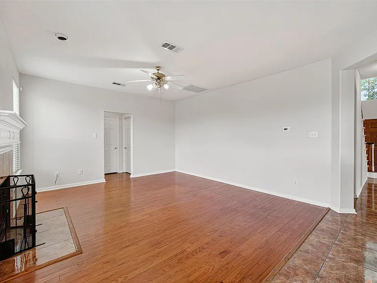 14603 Bladenboro Dr — Photo 16