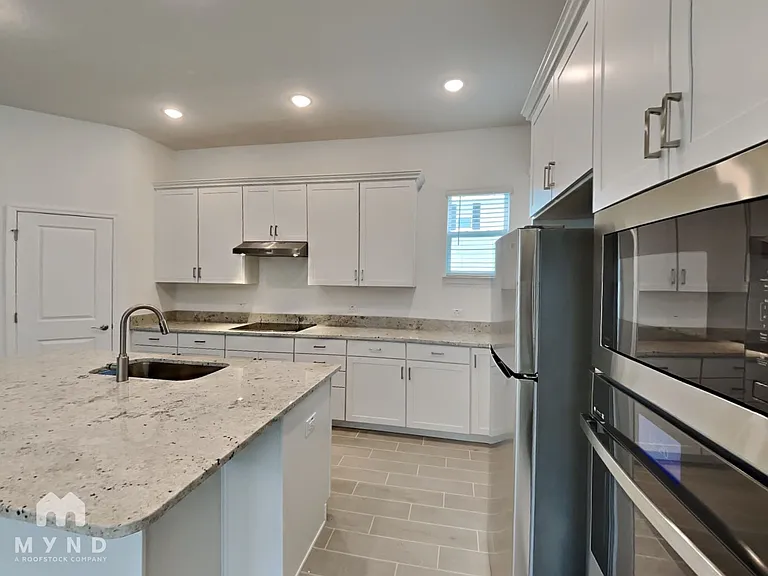 762 Middleton St — Photo 4