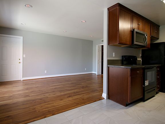 5th image of 19229 Nordhoff St APT 23