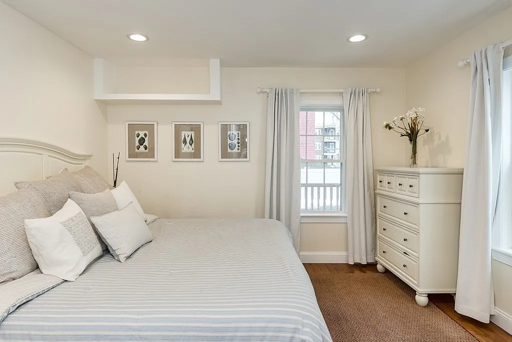 2 bed, 1000 sqft, $3,500 — Photo 2