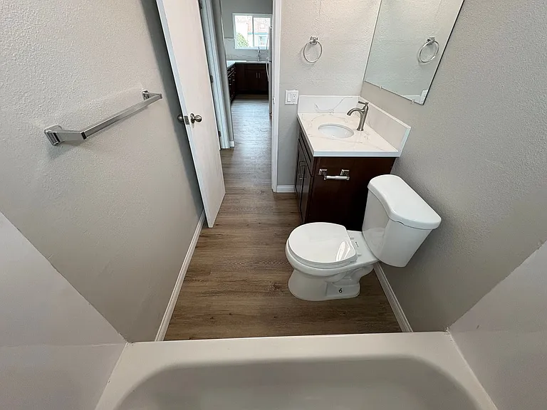 4216 Euclid Ave #7 — Photo 17