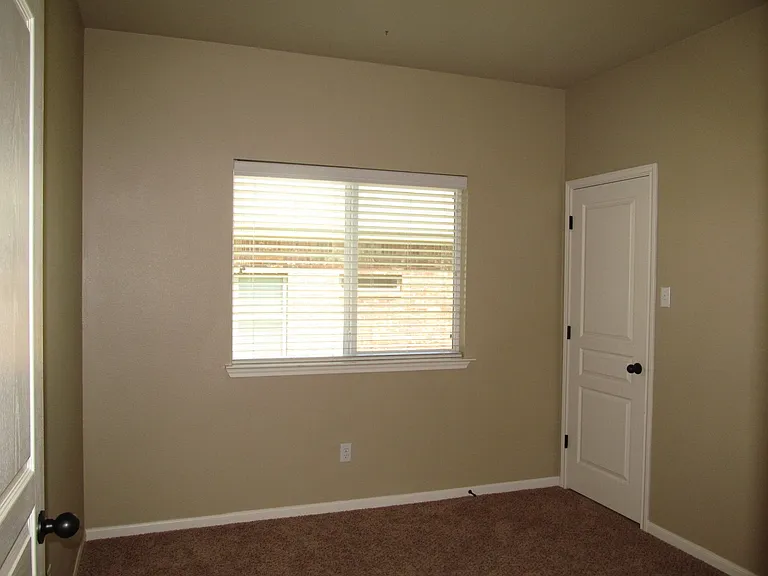 2515 Twin Ridge Ct — Photo 14