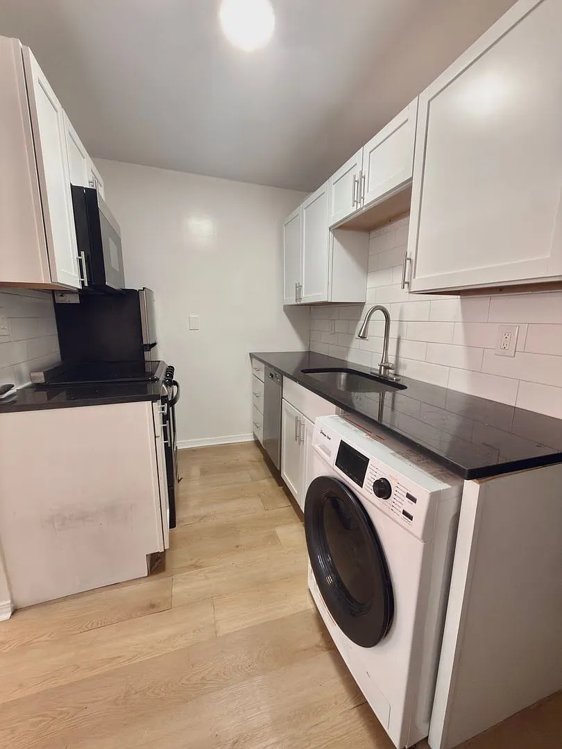 1 bed, 1.0 bath, $1,100 — Photo 2
