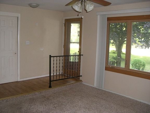 3rd image of 6683 Lanterne Dr