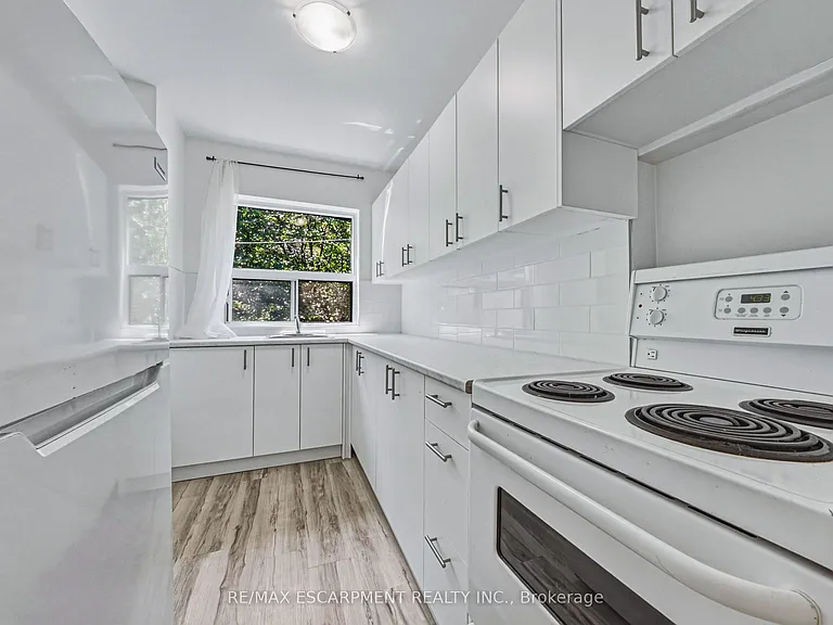325A James St S #401 — Photo 1