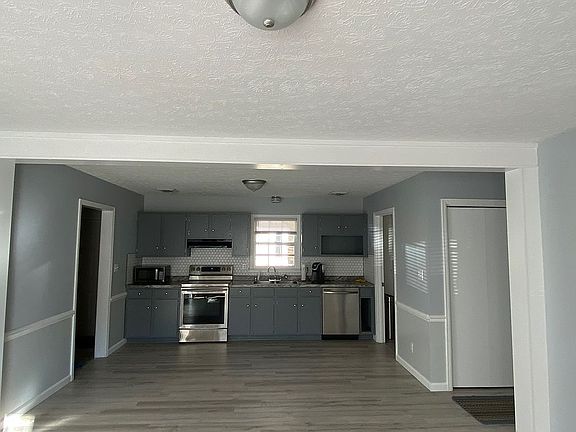 5th image of 239 Greenwood Dr