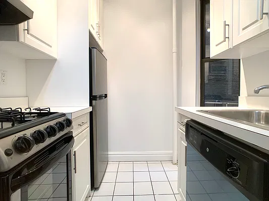 Rented by Anchor Associates | media 7