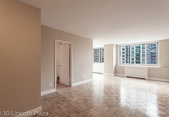 4th image of 30 W 63rd St APT 12K