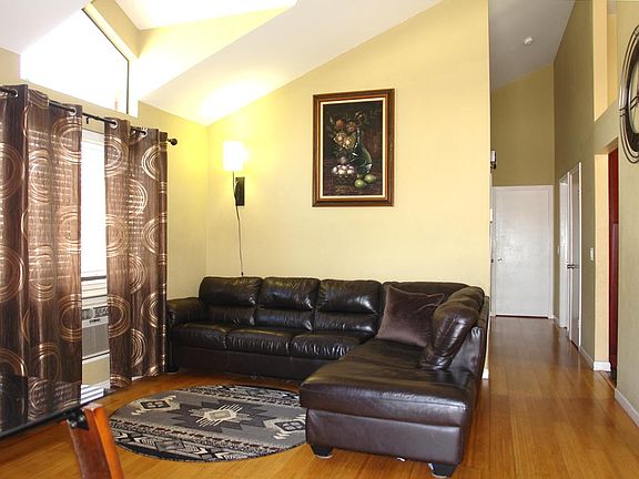 4th image of 172 Sunwood Meadows Pl
