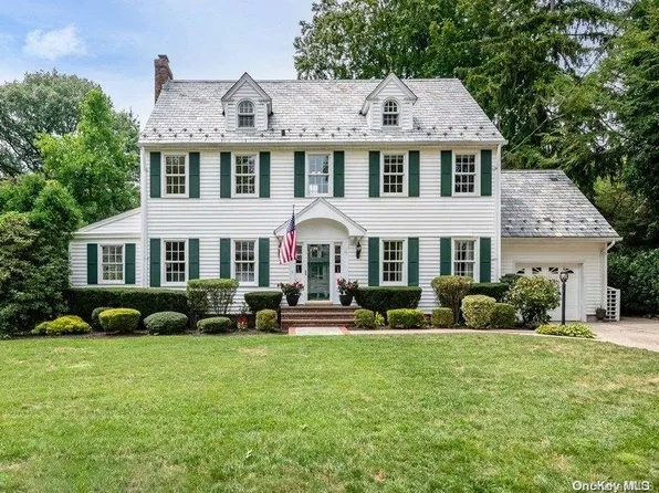 77 Stuart Place, Manhasset, NY 11030