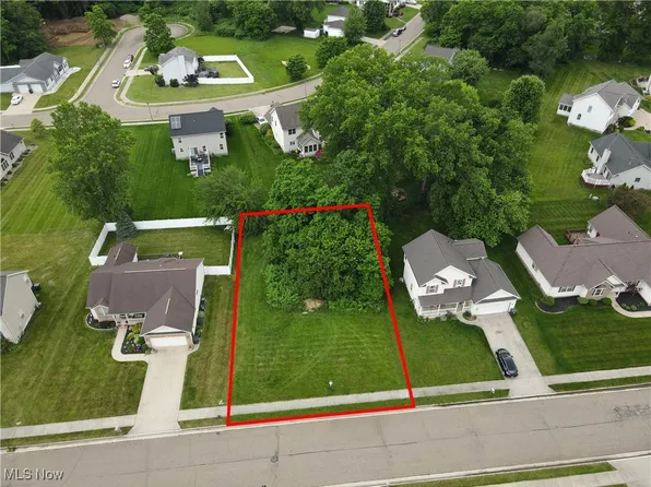 Quail Hollow Ave NE, Canton, OH 44704